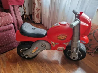 Moto Feber correpasillos diseño Cars