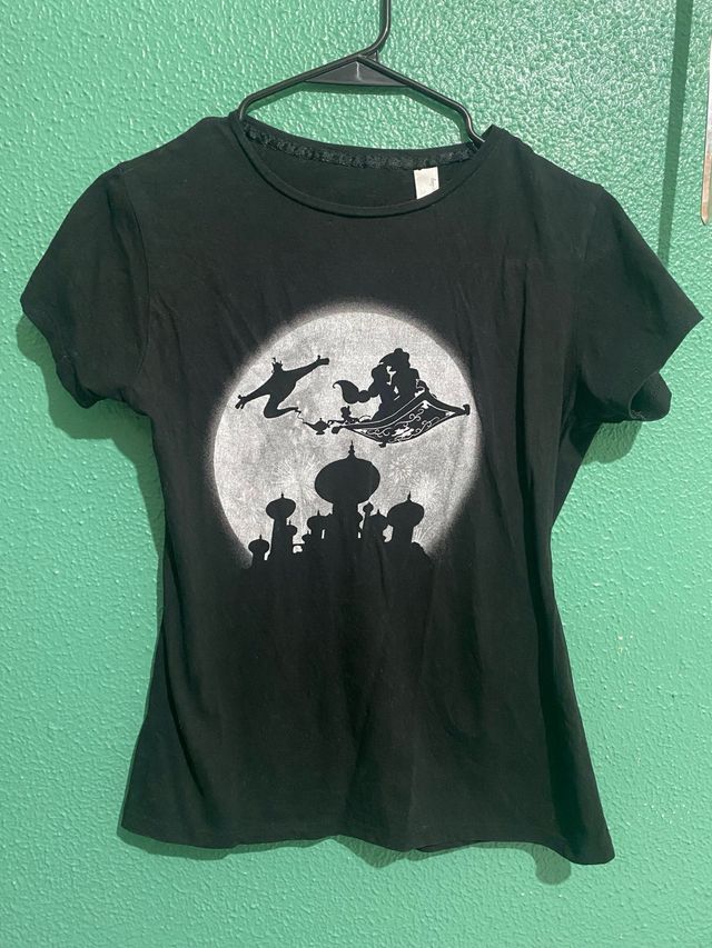 Camiseta Aladdín en la alfombra