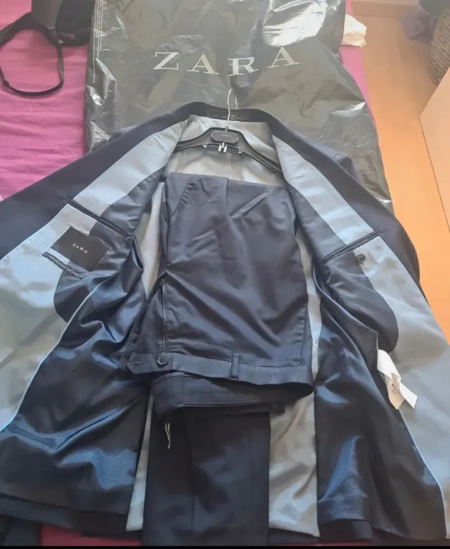 Traje Zara Man azul oscuro