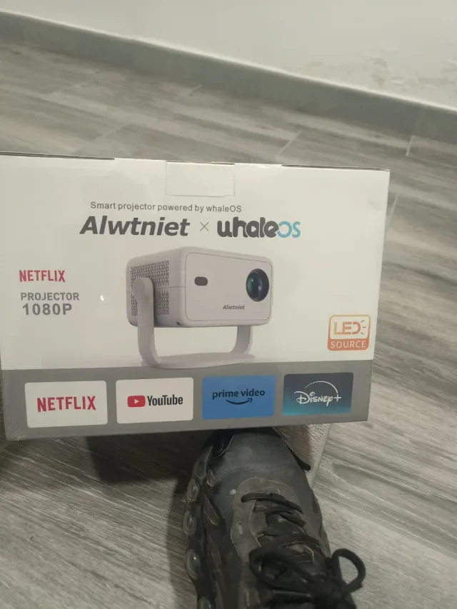 Proyector Alwtniet 1080P Smart WhaleOS Nuevo