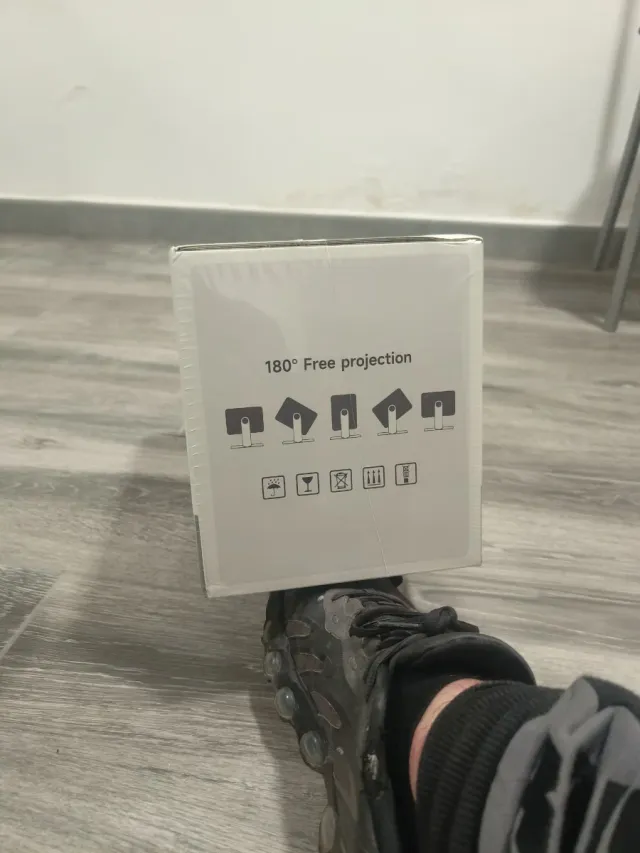 Proyector Alwtniet 1080P Smart WhaleOS Nuevo