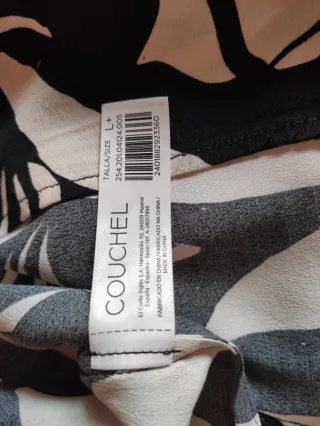 Blusa Couche Estampada Flores Blanca y Negra