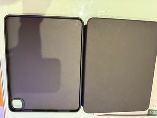 Funda Magnética ESR iPad Pro 13