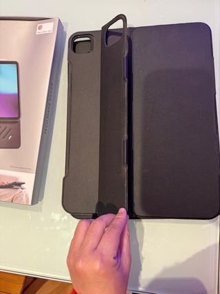 Funda Magnética ESR iPad Pro 13