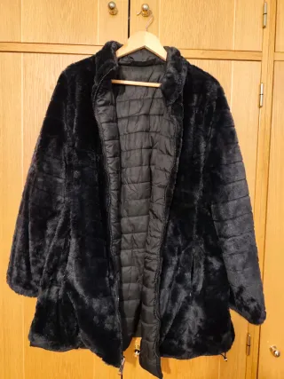 Chaquetón pelo sintético reversible negro