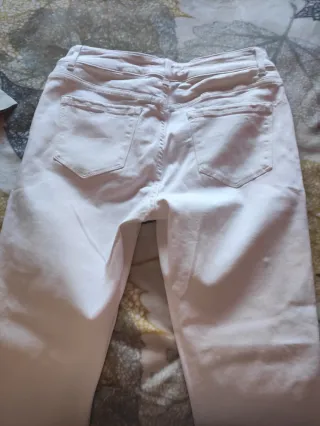 Pantalones blancos de licra