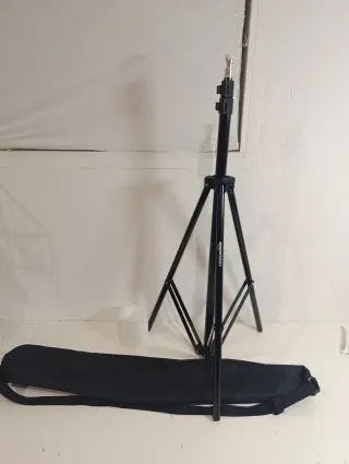 Trípode Amazon Basics Negro