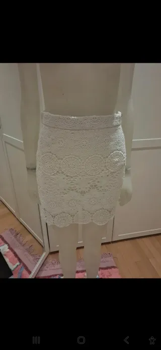 Falda Zara encaje blanca Talla S/36 NUEVA