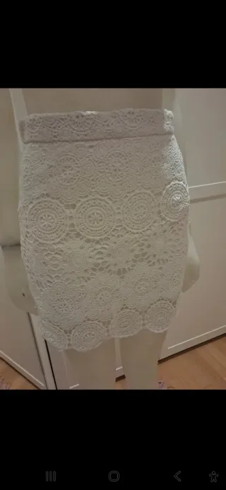 Falda Zara encaje blanca Talla S/36 NUEVA