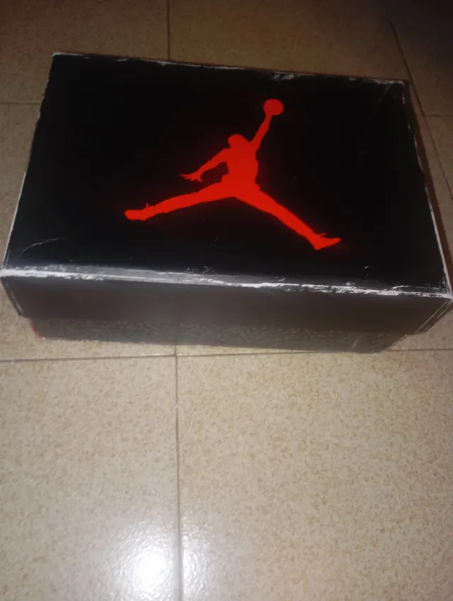 Jordan 3 Blancas y Rojas