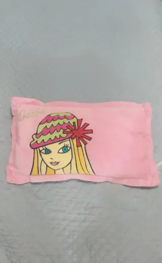 Cuscino Barbie rosa con cappello