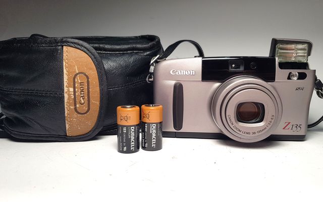 Cámara Canon Z135 Sure Shot Zoom
