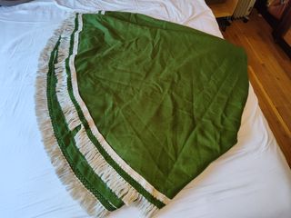 Falda mesa camilla artesanal verde vintage flecos