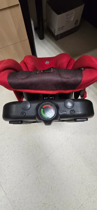 Silla de coche para niños roja