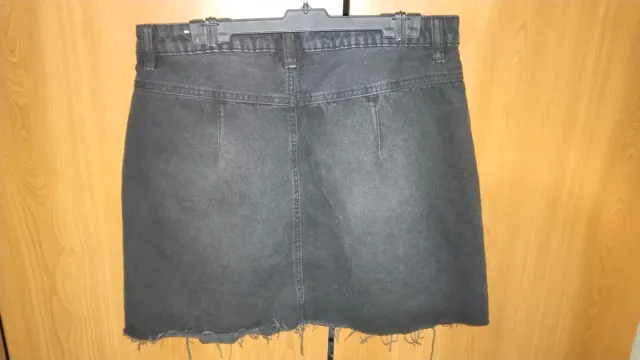 Minifalda vaquera negra tiro alto