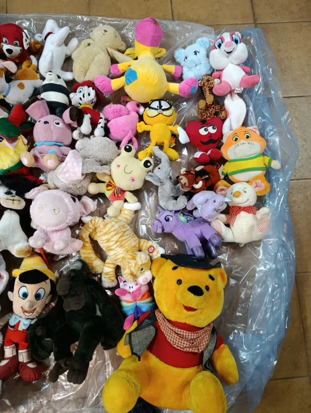 Lote de peluches variados