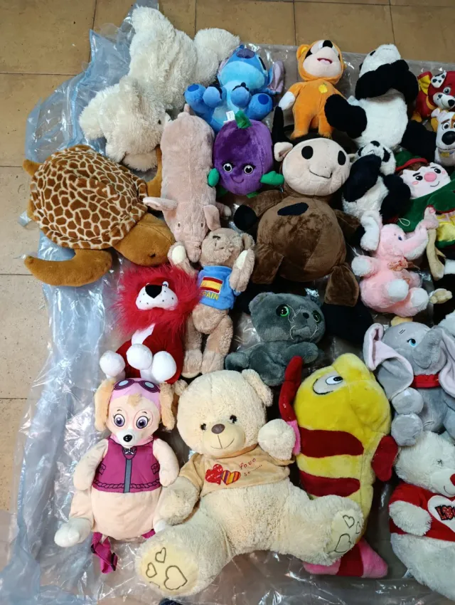 Lote de peluches variados