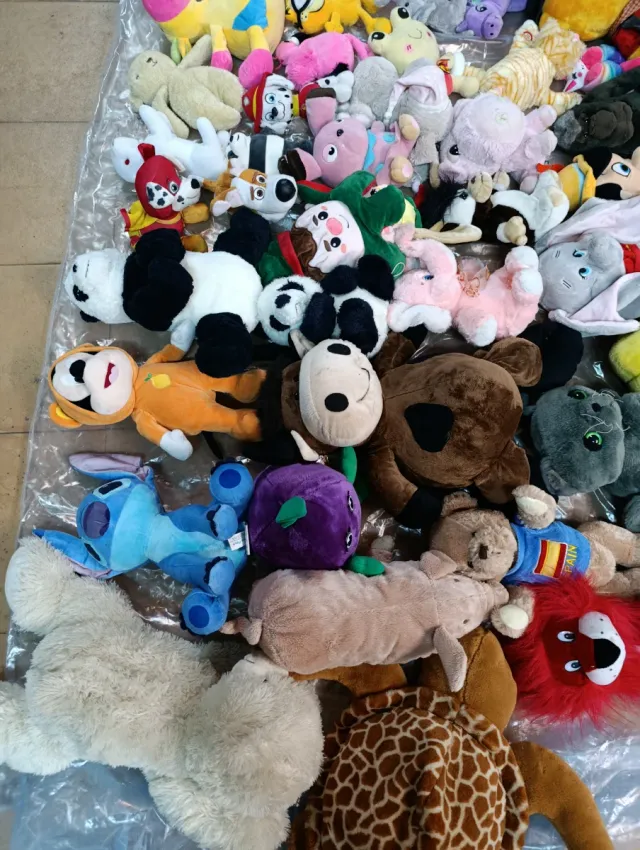 Lote de peluches variados