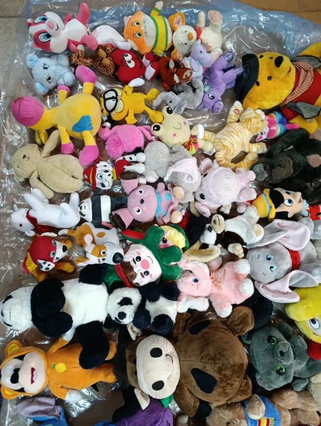 Lote de peluches variados