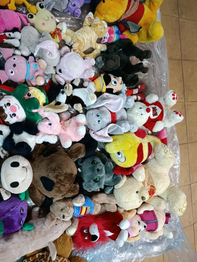 Lote de peluches variados