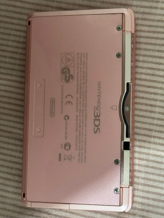 Nintendo 3DS Rosa + 3 Juegos