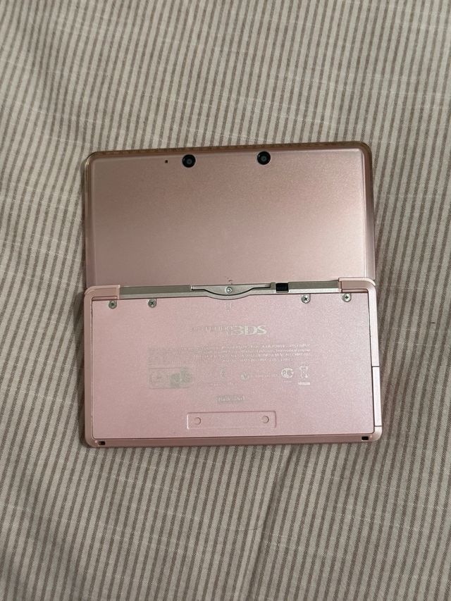 Nintendo 3DS Rosa + 3 Juegos