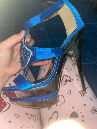 Zapatos de tacón LILIAND azul y dorado