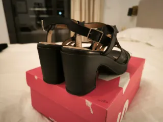 Sandalias Wonders Piel Tacón Plataforma