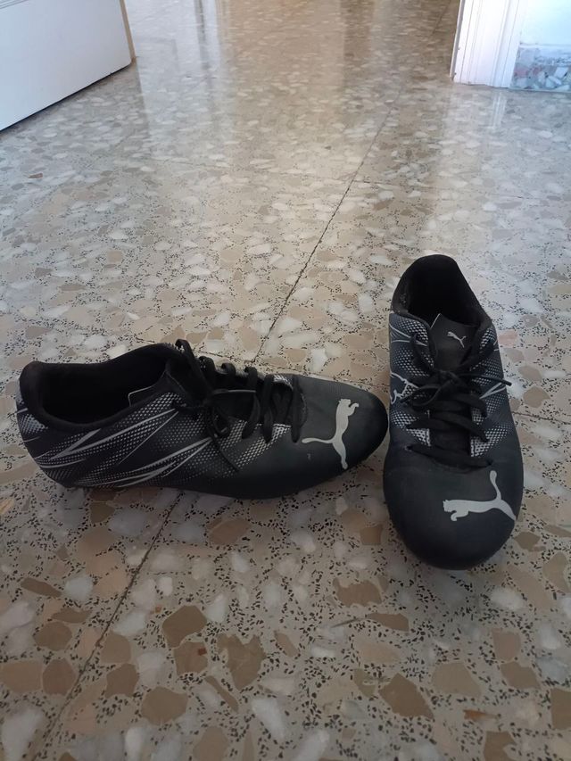 Zapatillas Puma Fútbol Negras y Grises