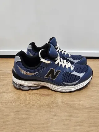 New Balance 2002R Azul Cuero