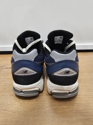 New Balance 2002R Azul Cuero