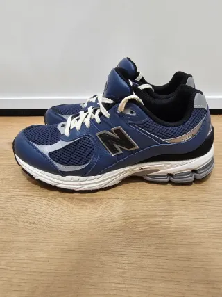 New Balance 2002R Azul Cuero