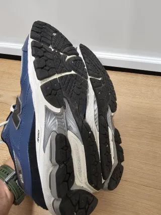 New Balance 2002R Azul Cuero