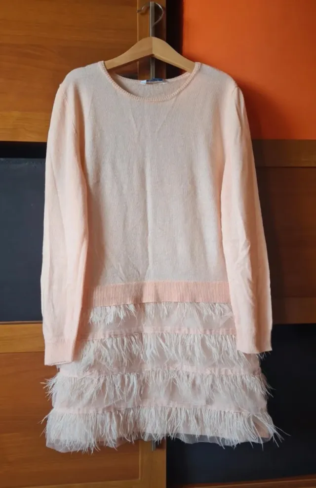 Vestido rosa con plumas Mayoral