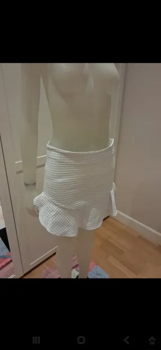 Falda Zara Blanca Texturizada Talla M