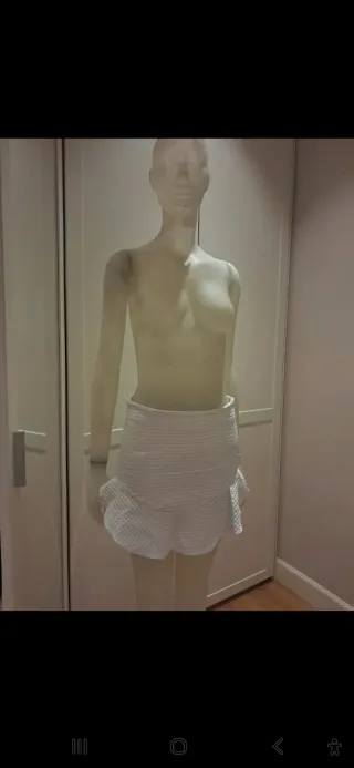 Falda Zara Blanca Texturizada Talla M