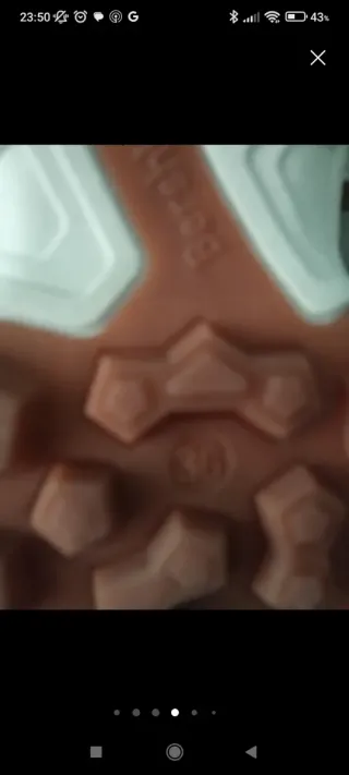 Zapatillas Bershka blancas y naranjas