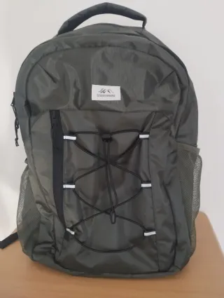 Mochila de montaña verde