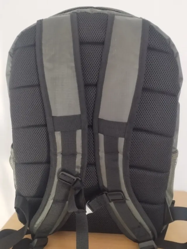 Mochila de montaña verde