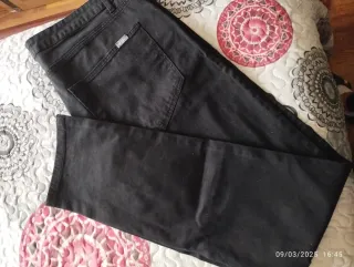 Pantalón vaquero Zara negro