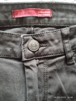 Pantalón vaquero Zara negro
