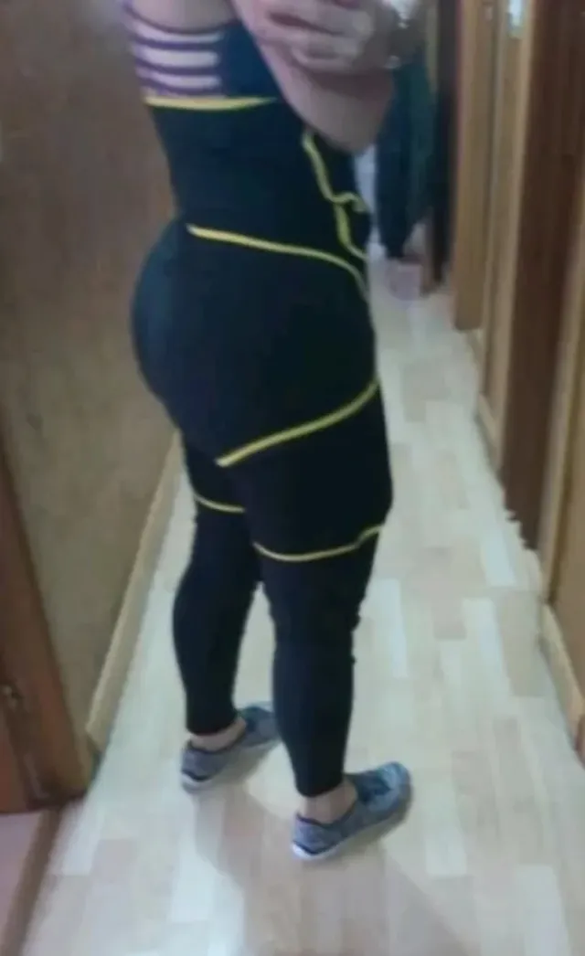 Faja reductora y moldeadora con detalles amarillos