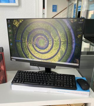 Ordenador Mini PC i7 7a 16Gb RAM + Monitor 22"