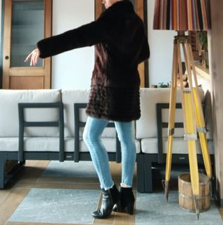 Abrigo de piel negro cobrizo