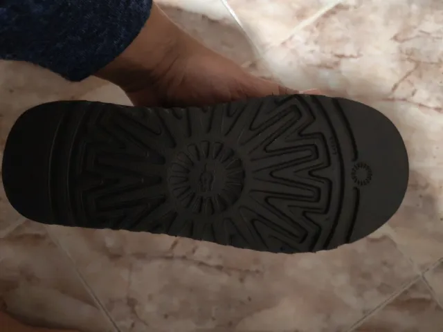 Zuecos UGG Tazz Piel Marrones