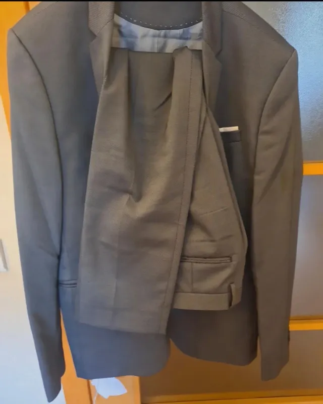 Traje Zara gris azulado