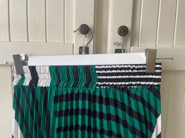 Falda larga plisada multicolor