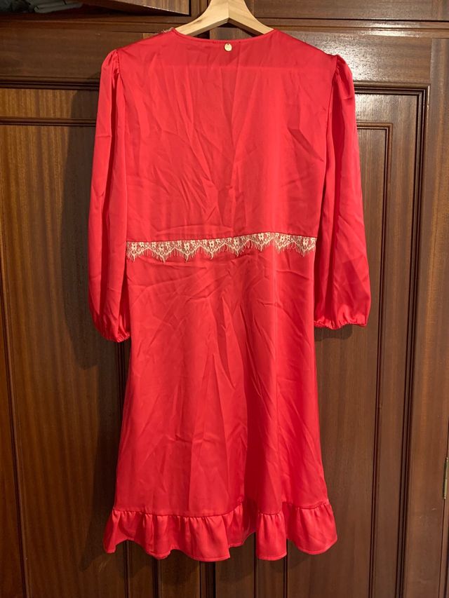 Vestido rojo Liu Jo con encaje
