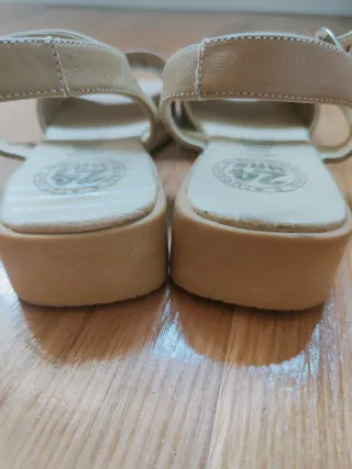 Sandalias 24 HRS Beige Mujer