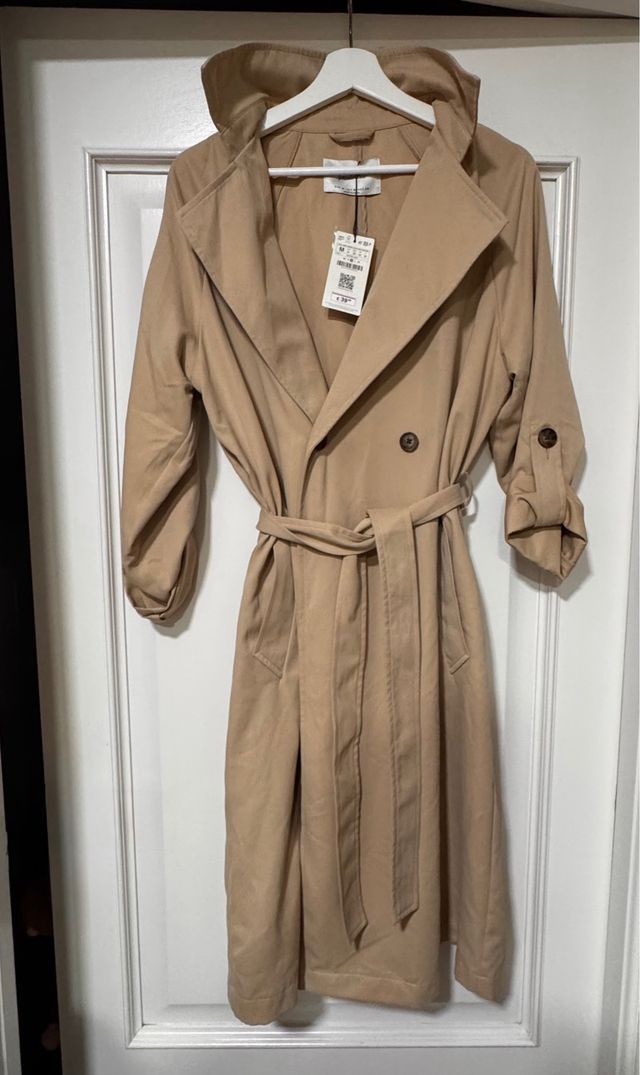 Gabardina Beige con Cinturón